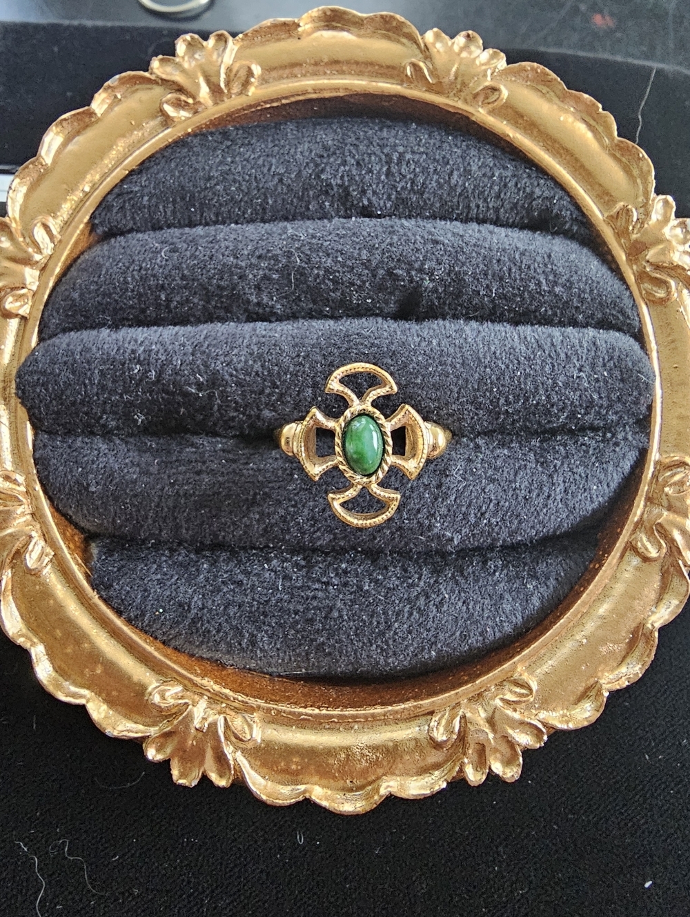 Vintage Avon Ring Size 7.5